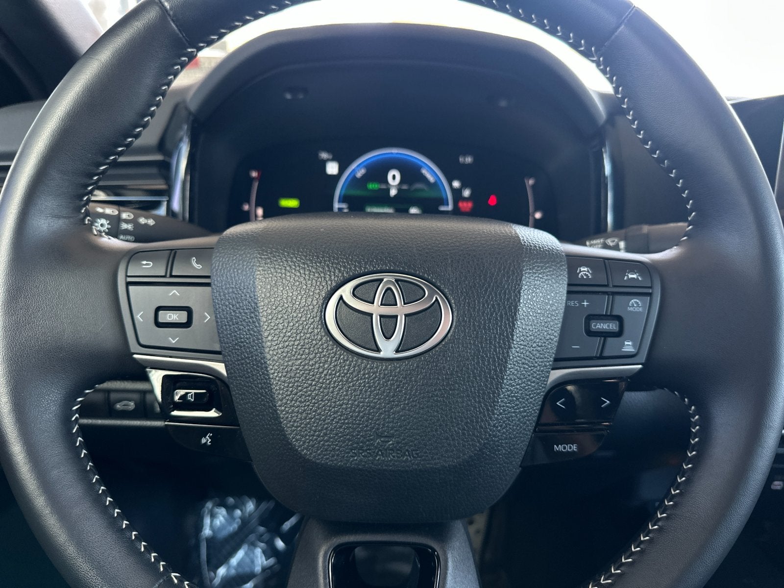 2025 Toyota Camry SE - Photo 20