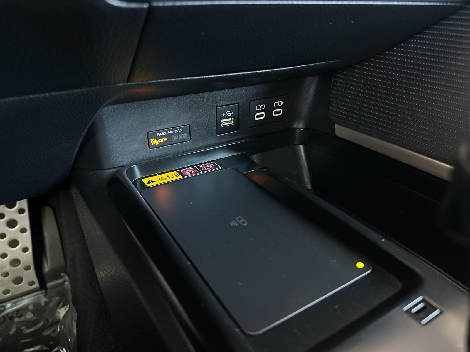 2025 Toyota Camry SE - Photo 26
