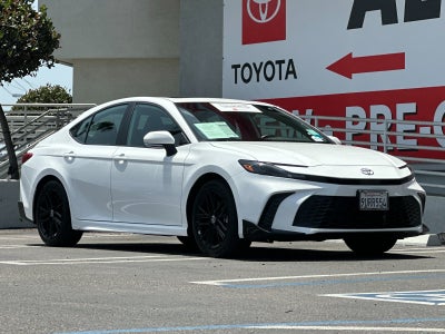 2025 Toyota Camry SE