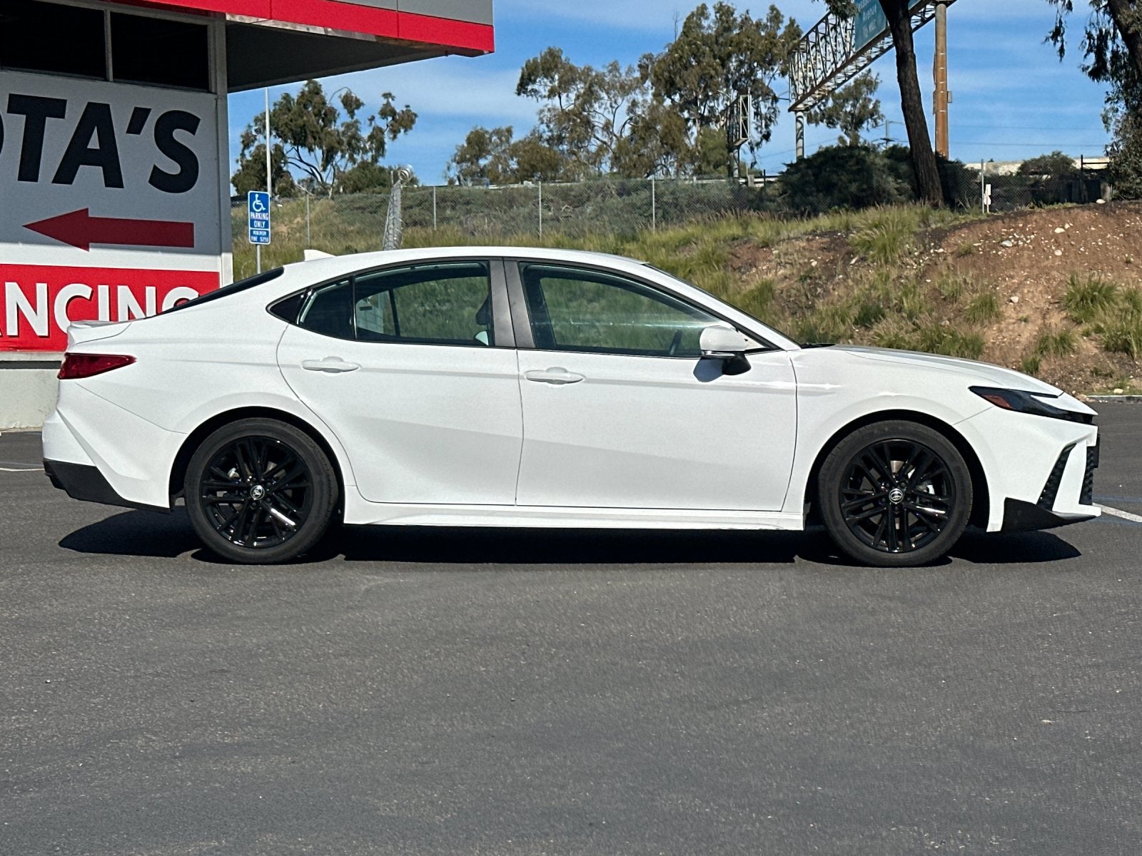 2025 Toyota Camry SE
