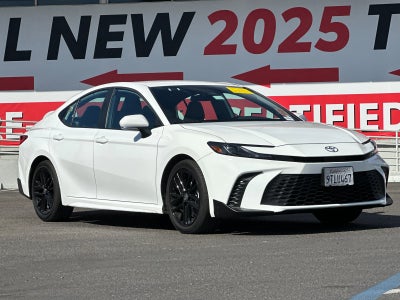 2025 Toyota Camry SE