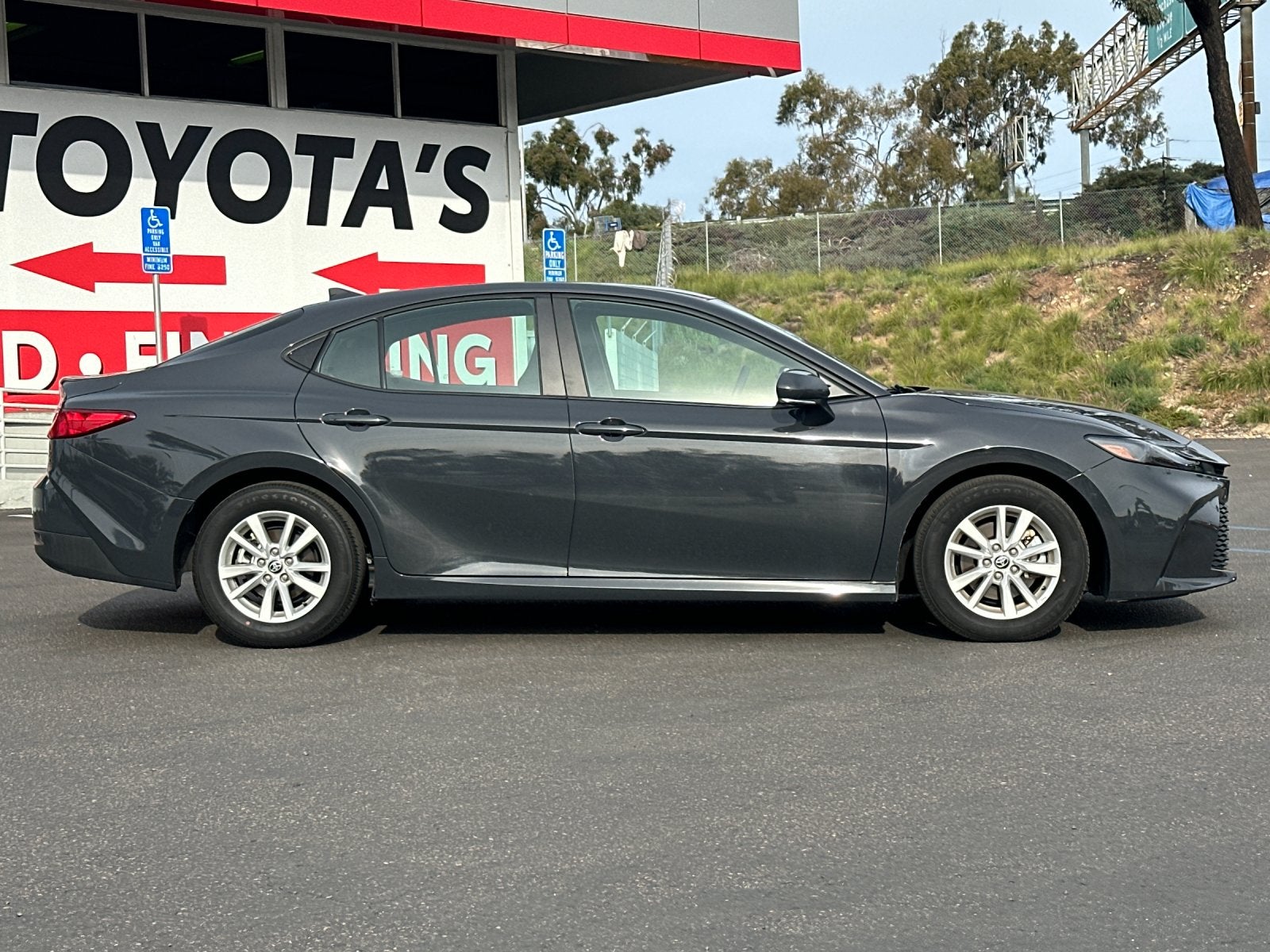 2025 Toyota Camry LE