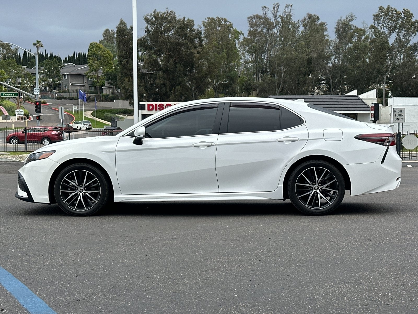 2022 Toyota Camry SE