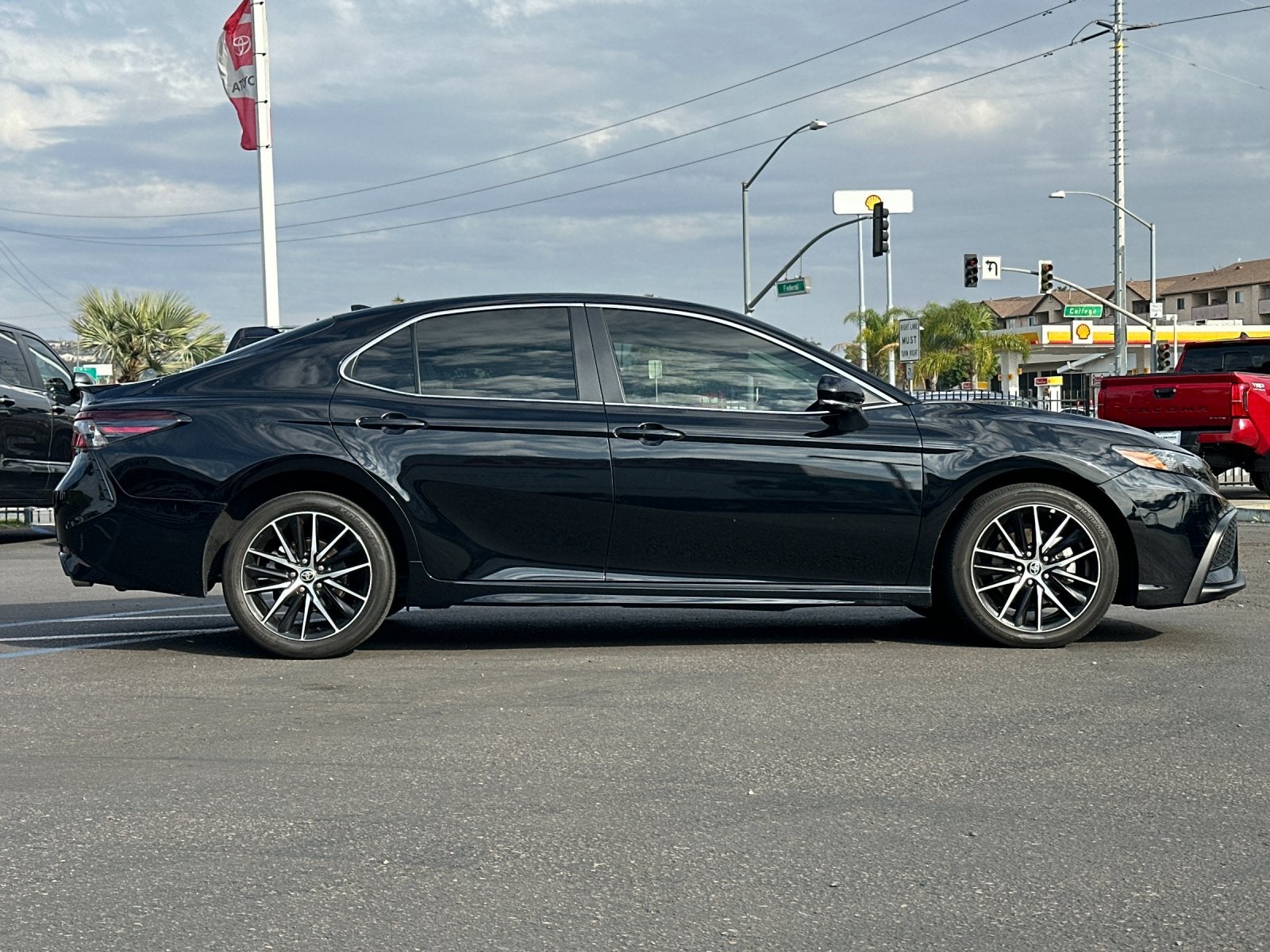 2024 Toyota Camry SE
