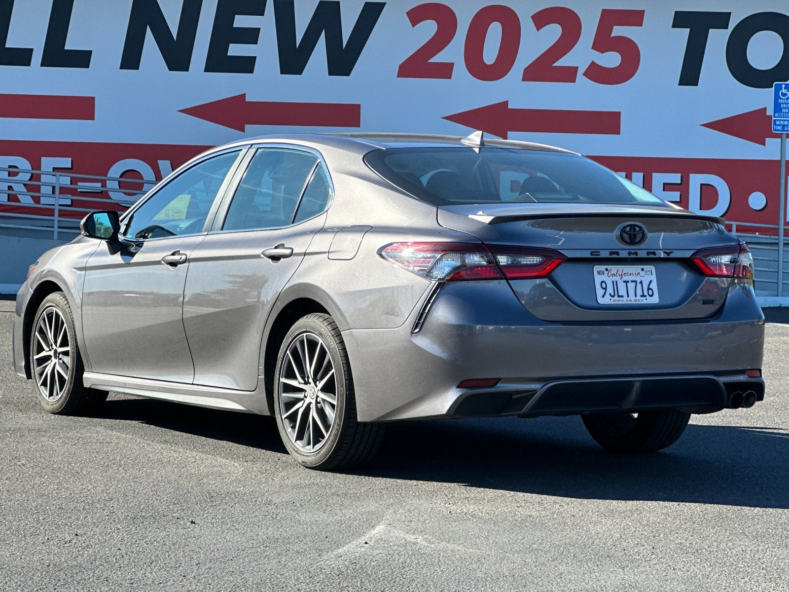 2024 Toyota Camry SE