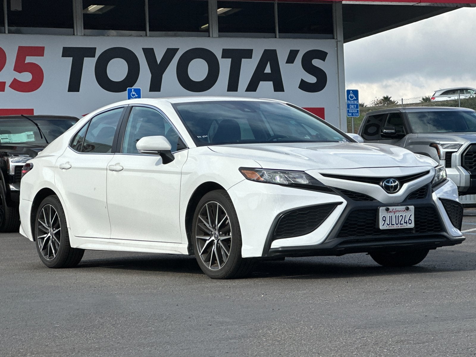 2024 Toyota Camry SE