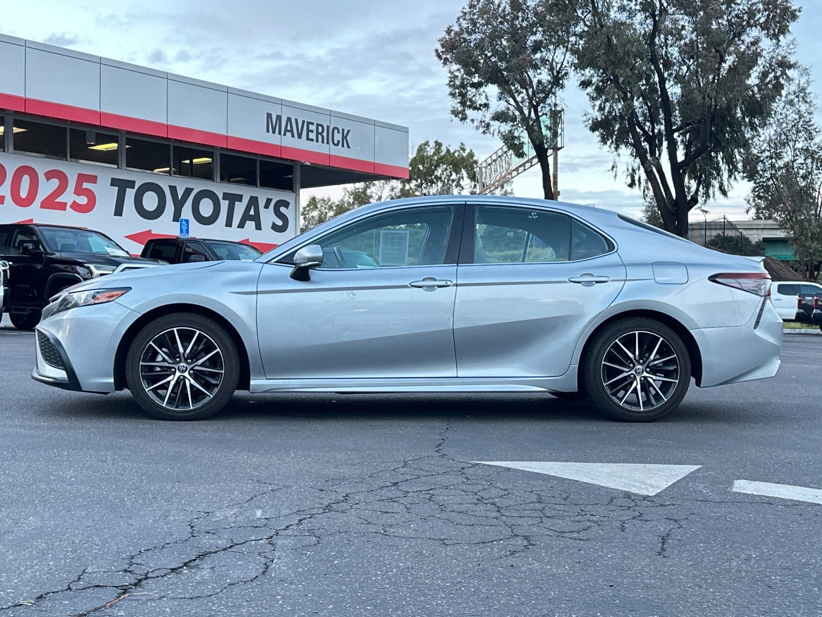 2024 Toyota Camry SE
