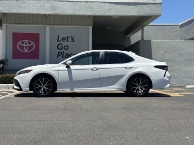 2024 Toyota Camry SE
