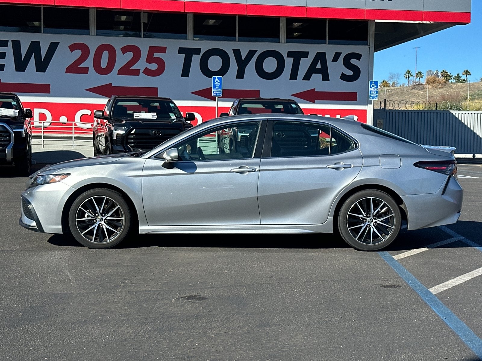2023 Toyota Camry SE