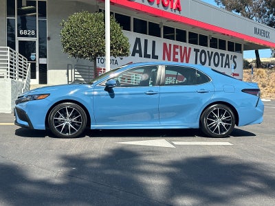 2024 Toyota Camry Hybrid SE