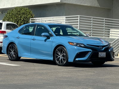 2024 Toyota Camry Hybrid SE