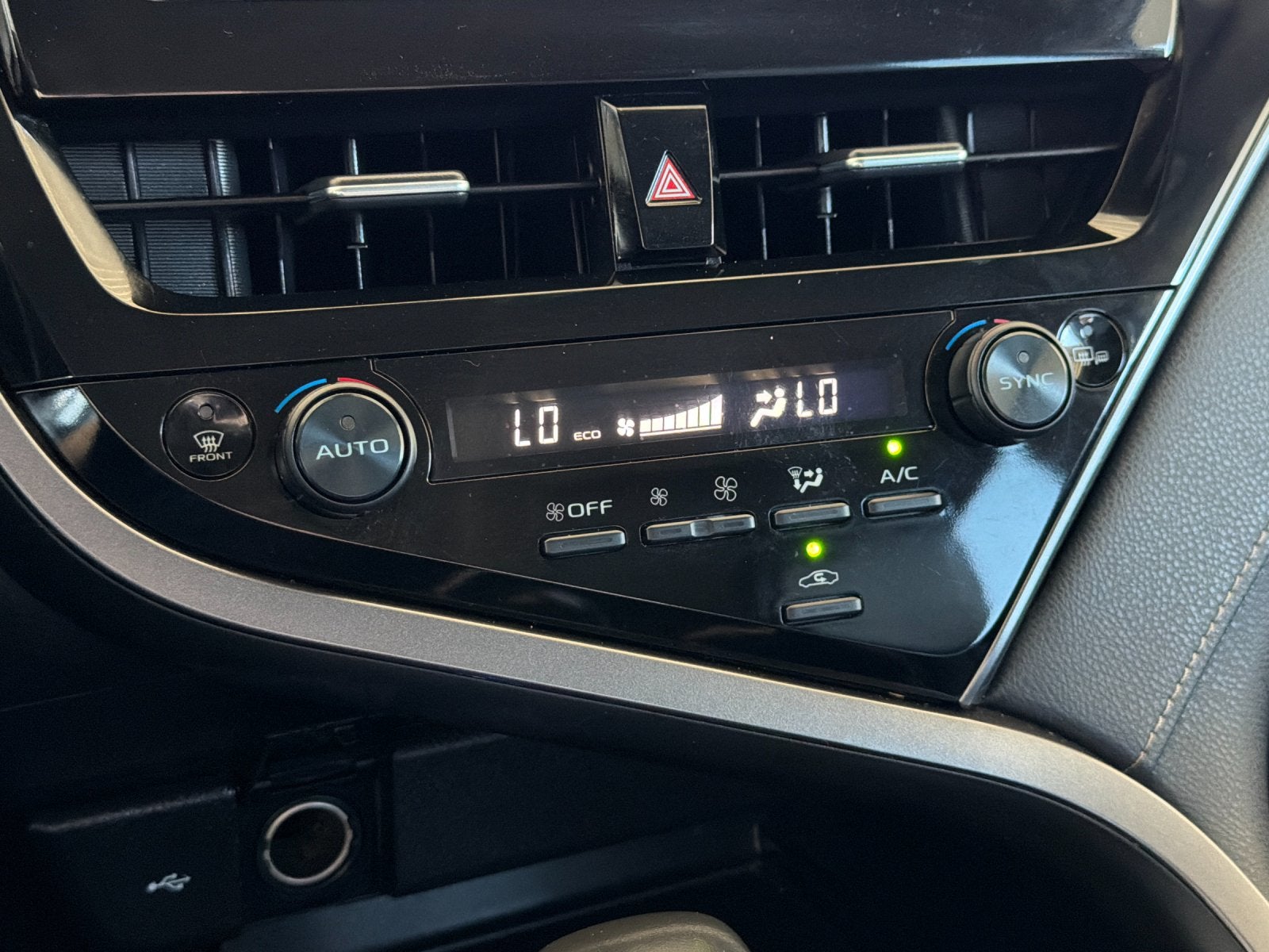 2024 Toyota Camry Hybrid SE