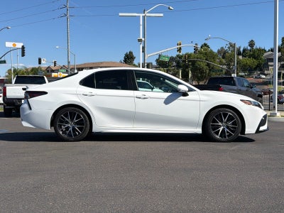 2024 Toyota Camry Hybrid SE