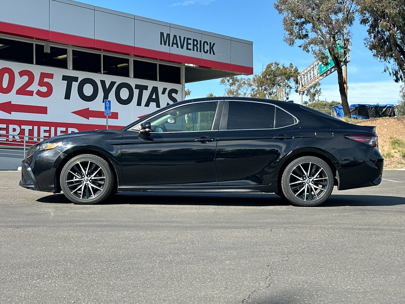 2022 Toyota Camry SE