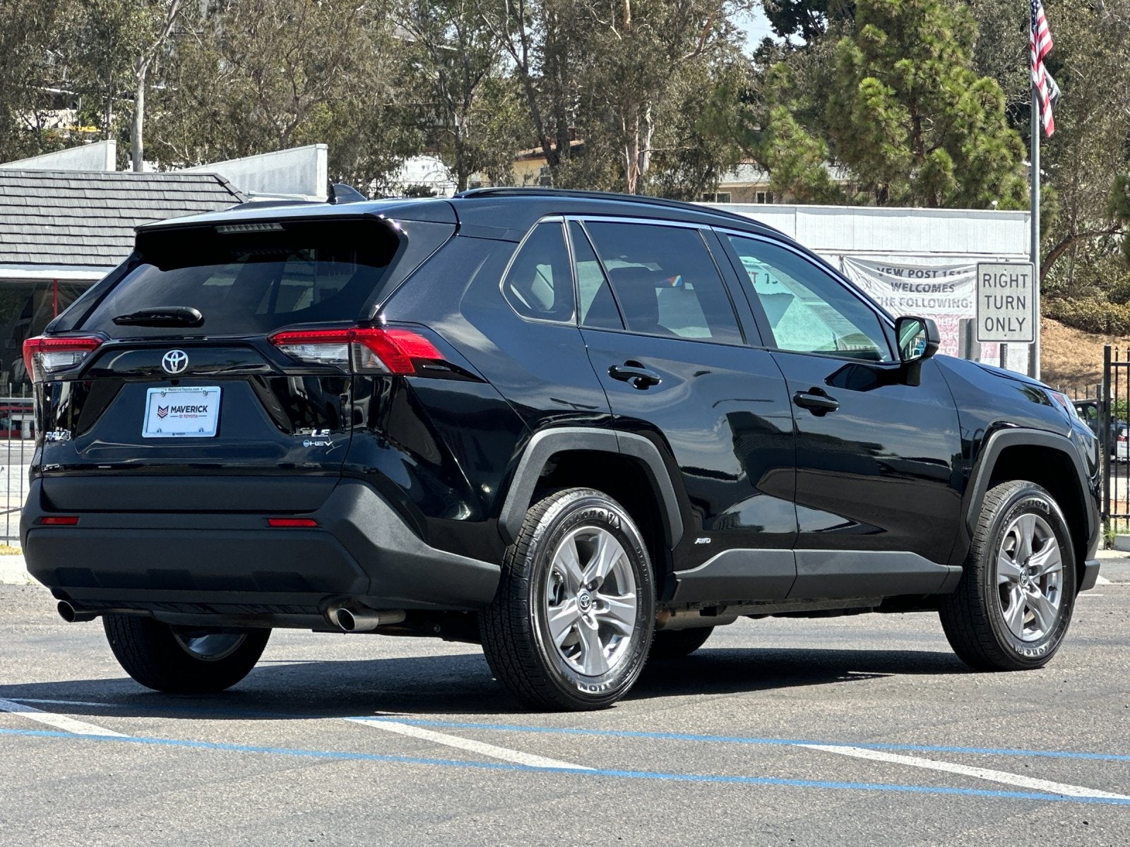 2025 Toyota RAV4 Hybrid LE