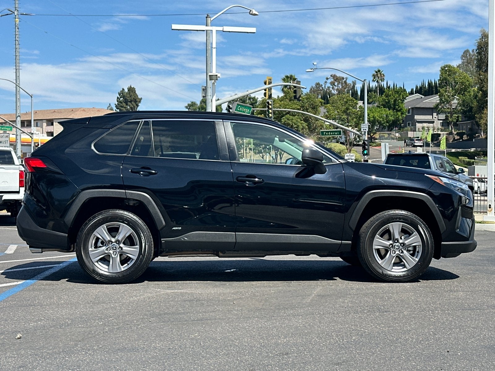 2025 Toyota RAV4 Hybrid LE