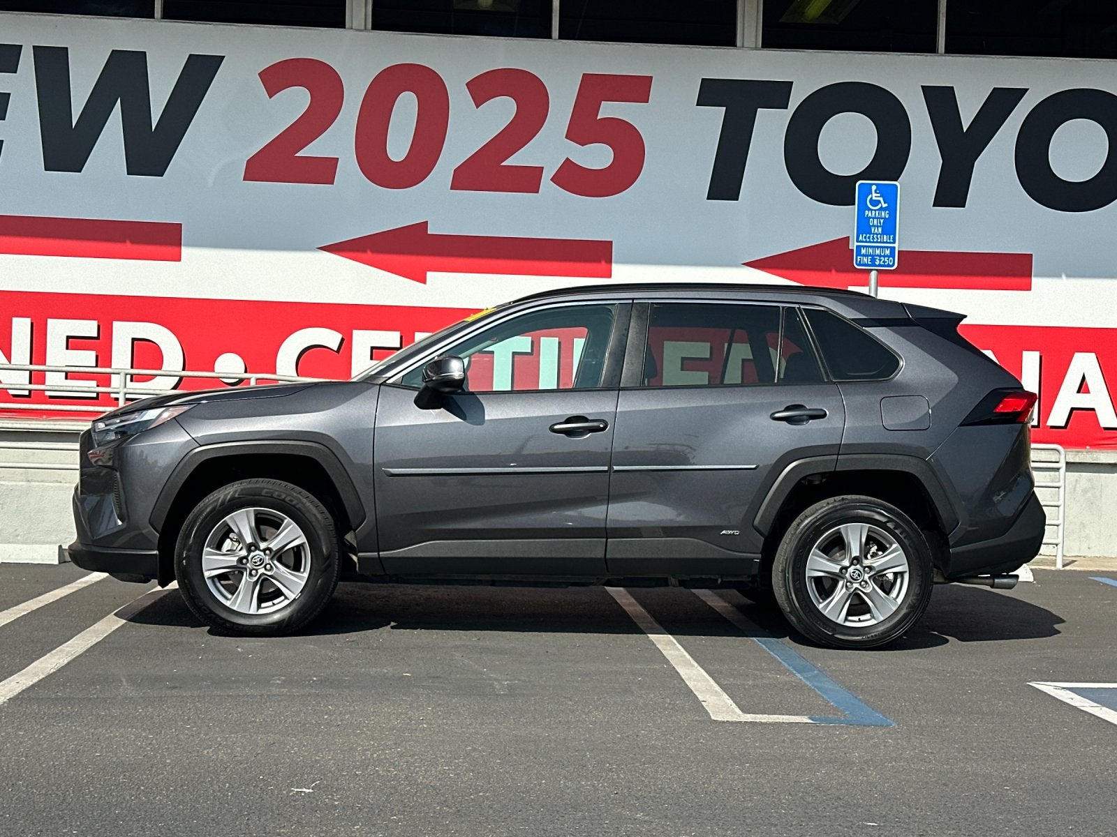 2024 Toyota RAV4 Hybrid LE