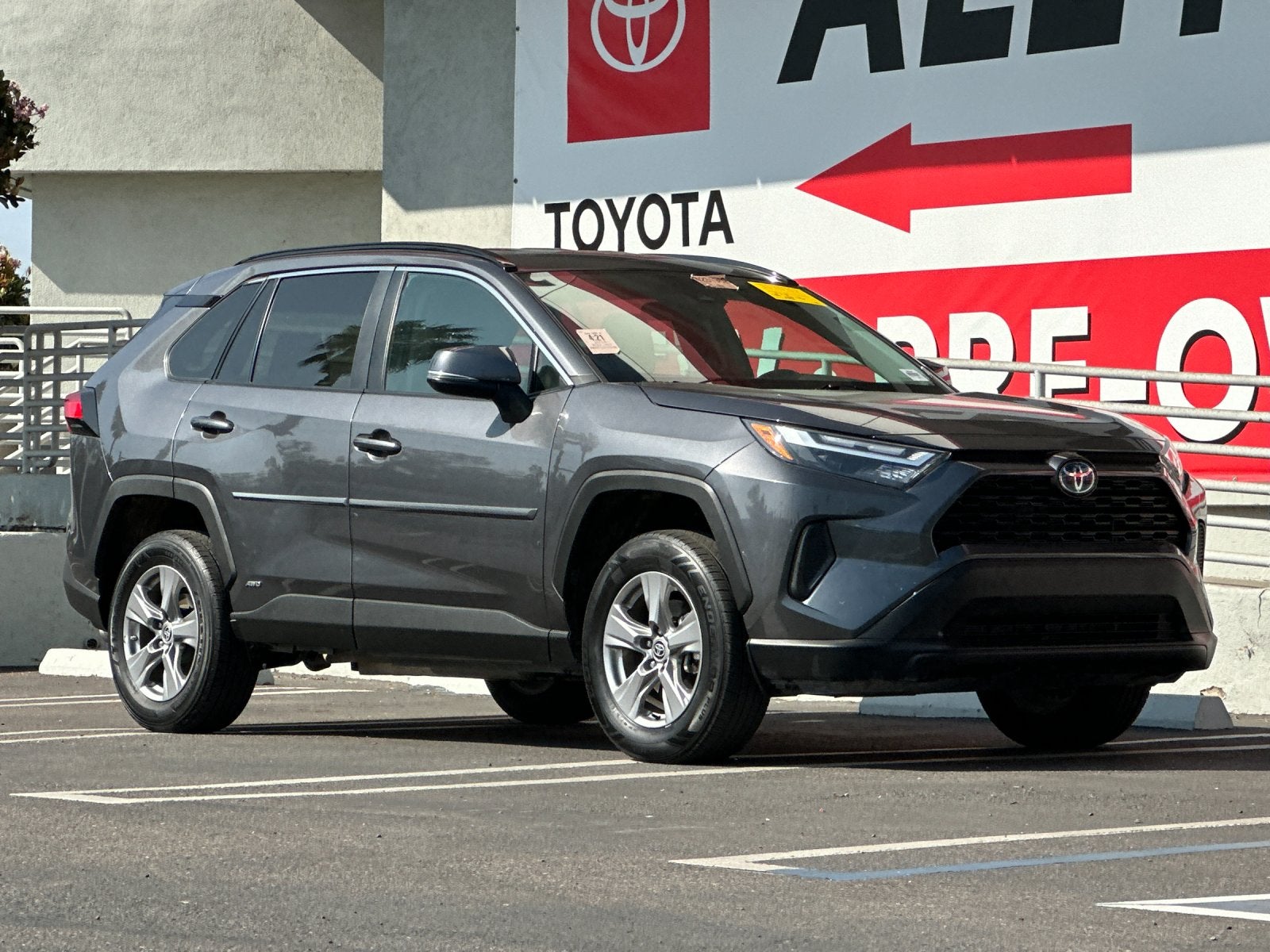 2024 Toyota RAV4 Hybrid LE