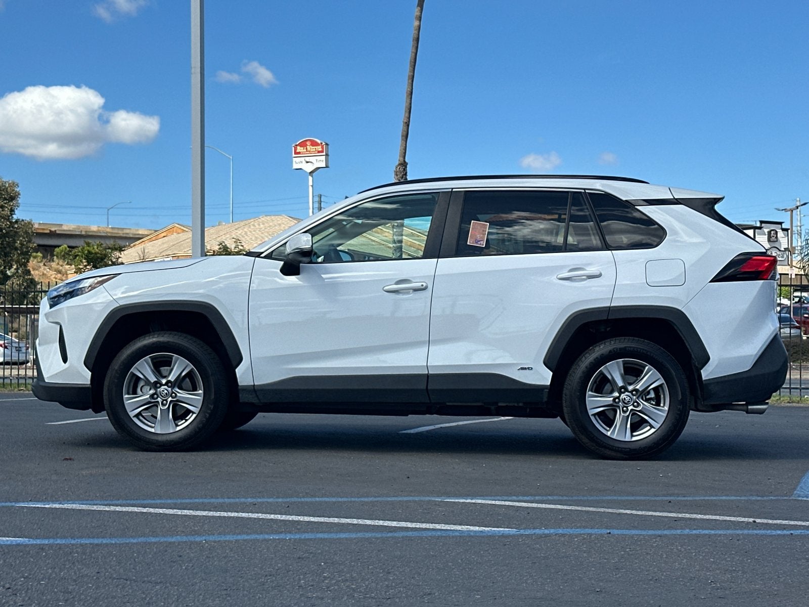 2023 Toyota RAV4 Hybrid XLE