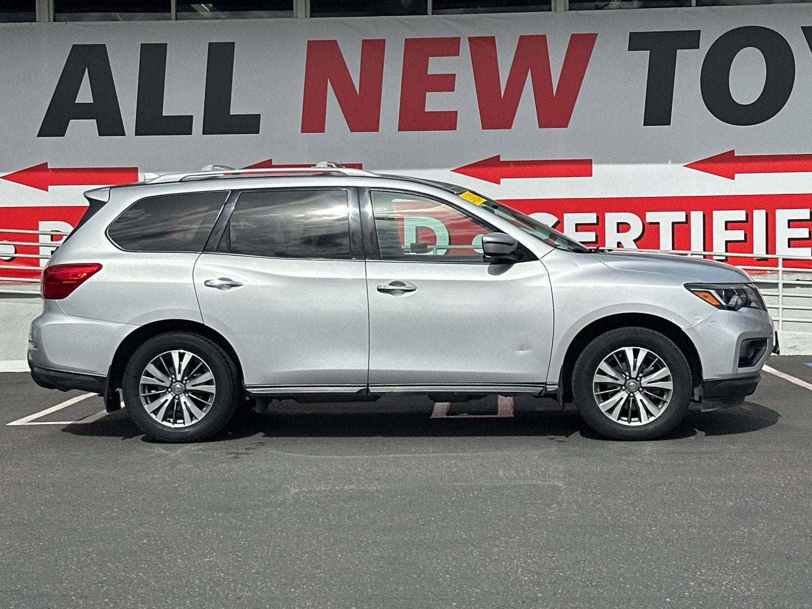 2020 Nissan Pathfinder S