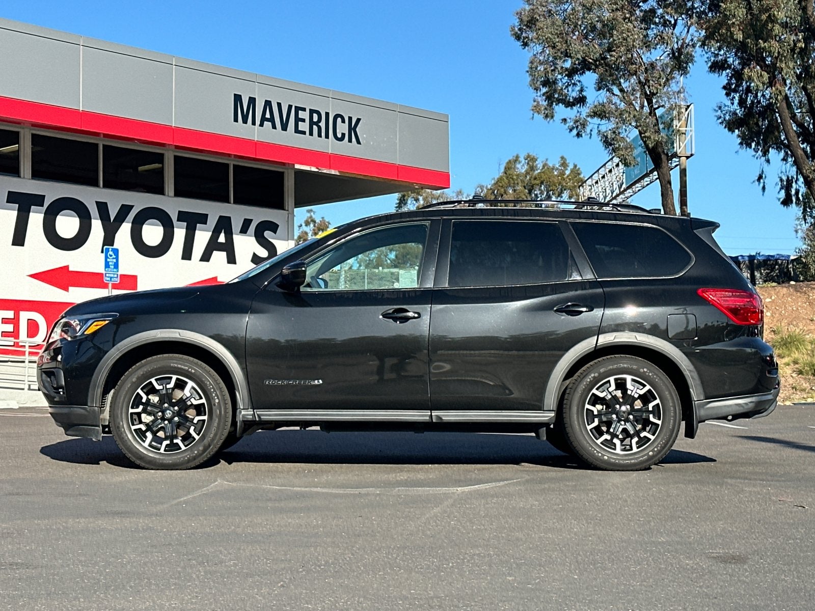2019 Nissan Pathfinder SV