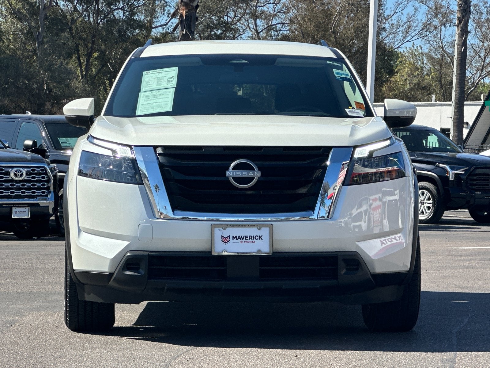 2024 Nissan Pathfinder SV