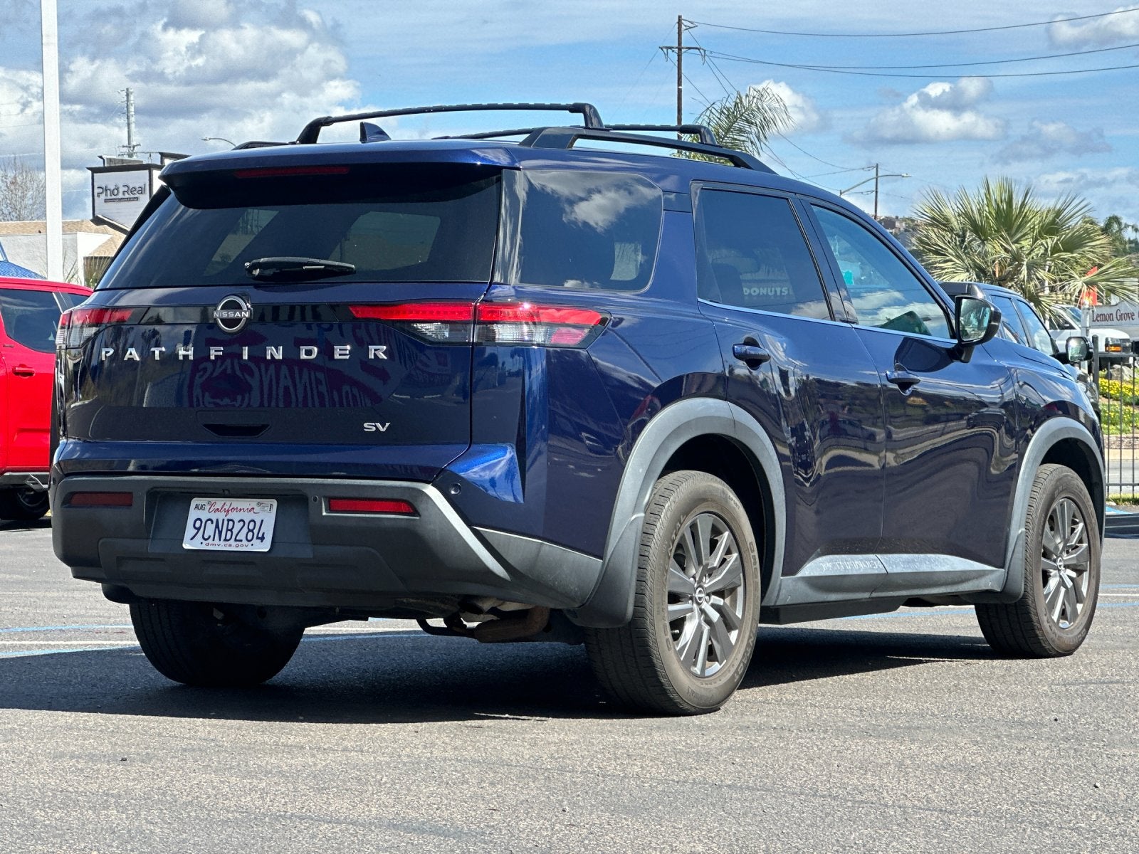 2022 Nissan Pathfinder SV