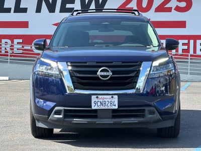 2022 Nissan Pathfinder SV