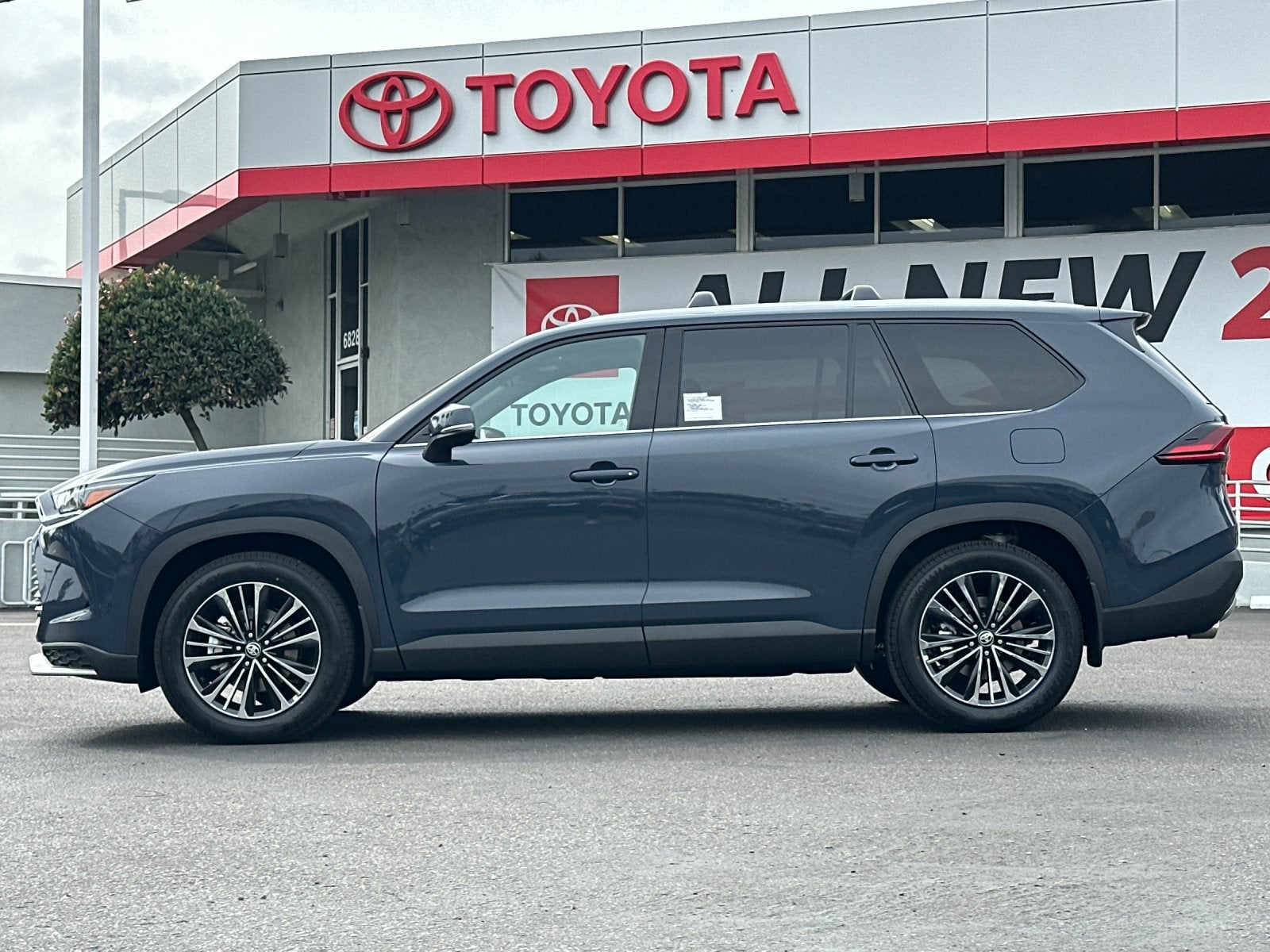 2026 Toyota Grand Highlander Hybrid MAX Platinum