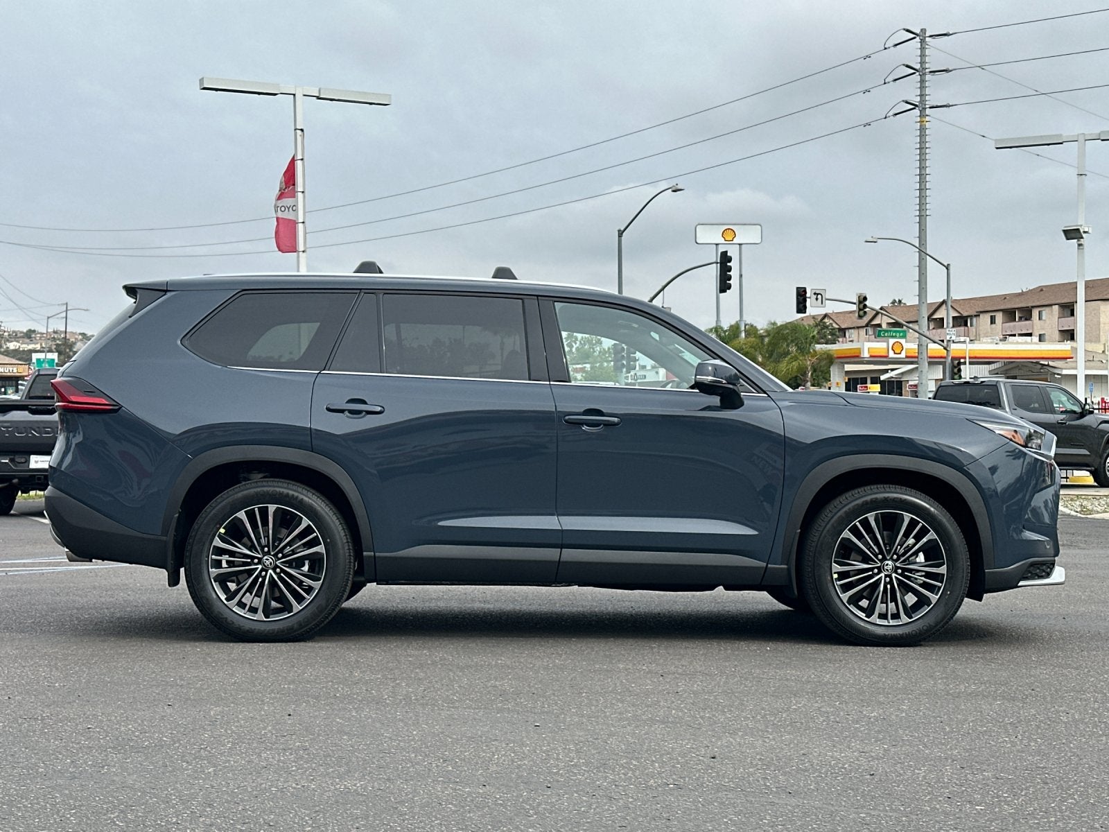2026 Toyota Grand Highlander Hybrid MAX Platinum