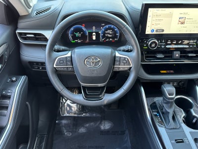 2026 Toyota Highlander Hybrid Platinum