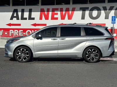 2025 Toyota Sienna Platinum 7 Passenger