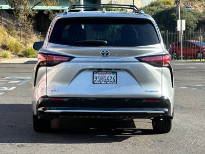 2025 Toyota Sienna Platinum 7 Passenger