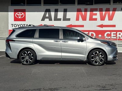 2025 Toyota Sienna Platinum 7 Passenger