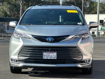2025 Toyota Sienna Platinum 7 Passenger