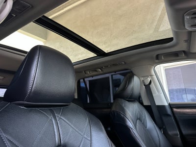 2023 Toyota Highlander Hybrid Platinum