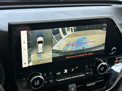 2023 Toyota Highlander Hybrid Platinum