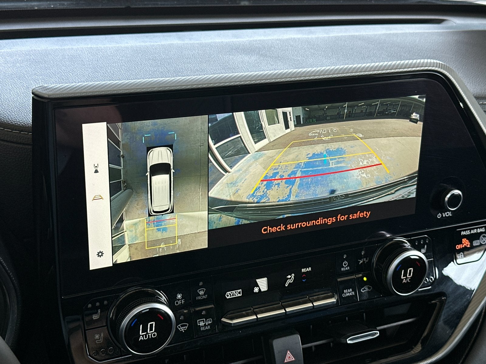 2023 Toyota Highlander Hybrid Platinum