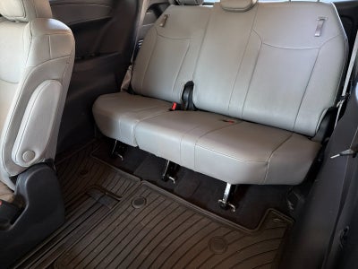 2025 Toyota Sienna XLE 8 Passenger