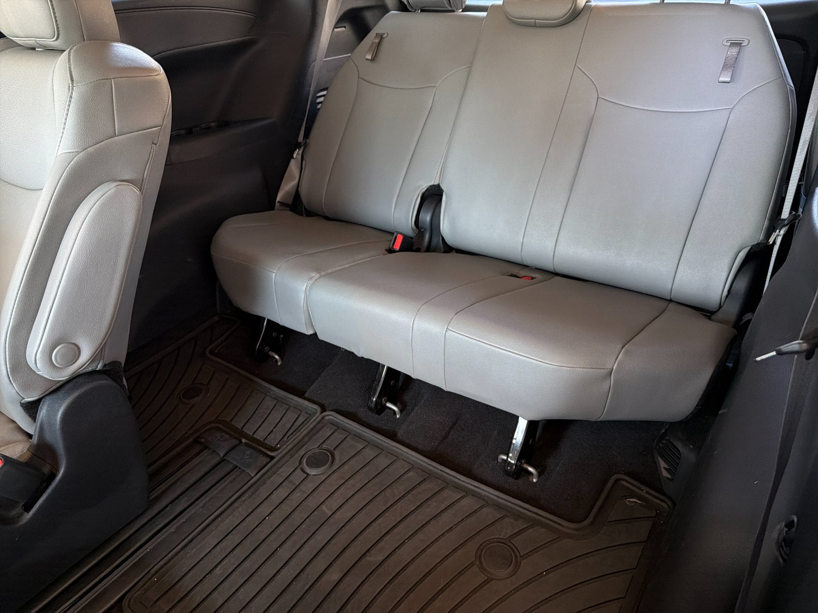 2025 Toyota Sienna XLE 8 Passenger