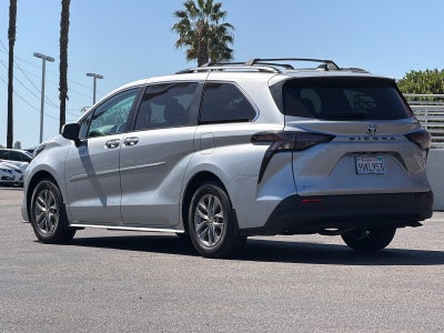 2025 Toyota Sienna XLE 8 Passenger