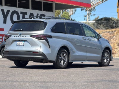 2025 Toyota Sienna XLE 8 Passenger