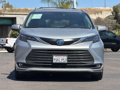 2025 Toyota Sienna XLE 8 Passenger