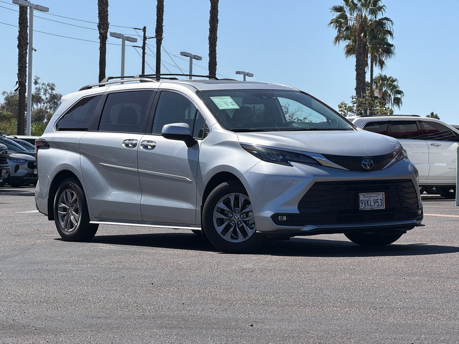 2025 Toyota Sienna XLE 8 Passenger
