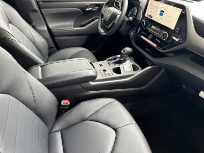 2026 Toyota Highlander Hybrid XLE