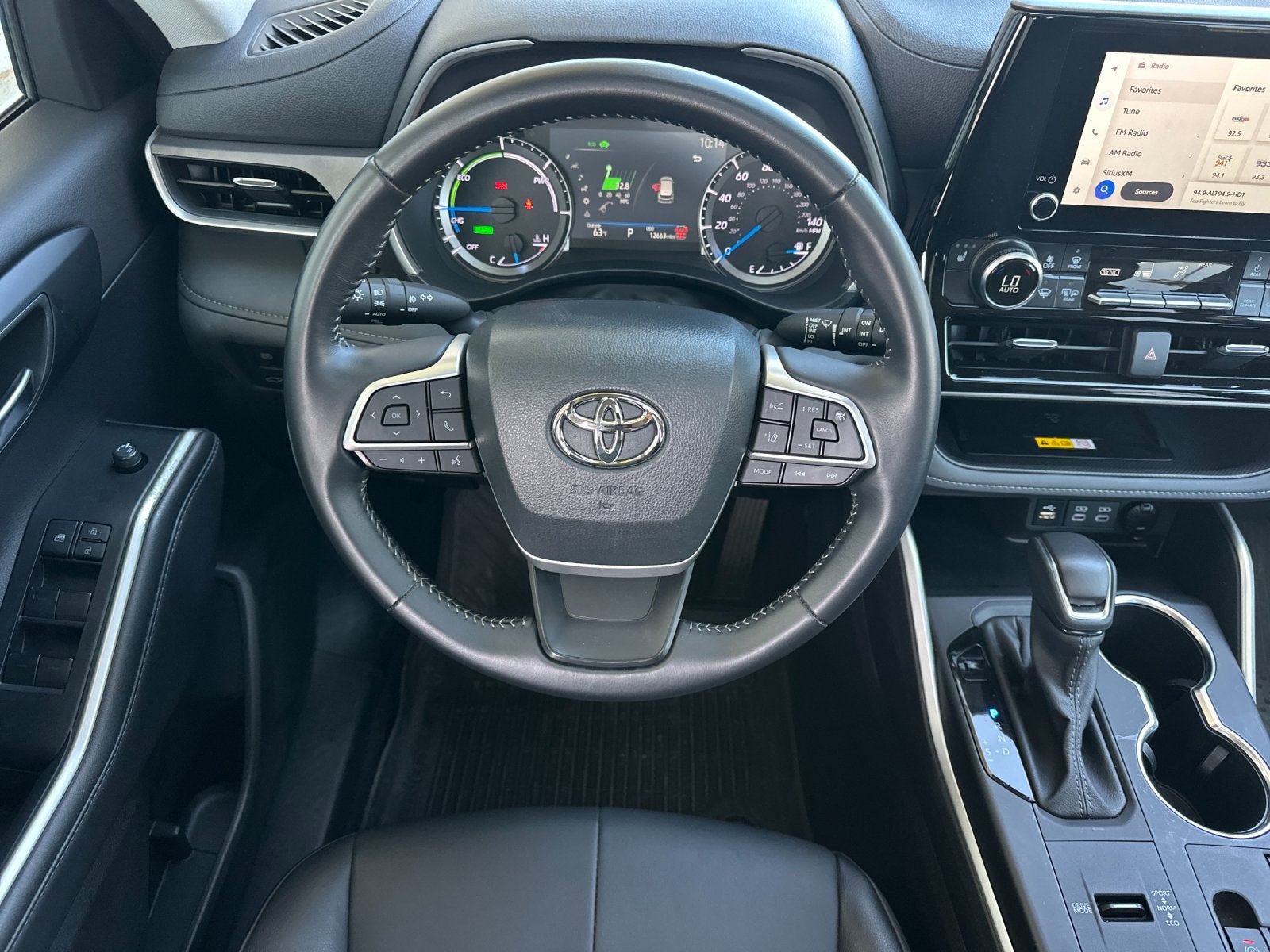 2025 Toyota Highlander Hybrid XLE