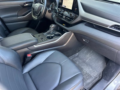 2025 Toyota Highlander Hybrid XLE