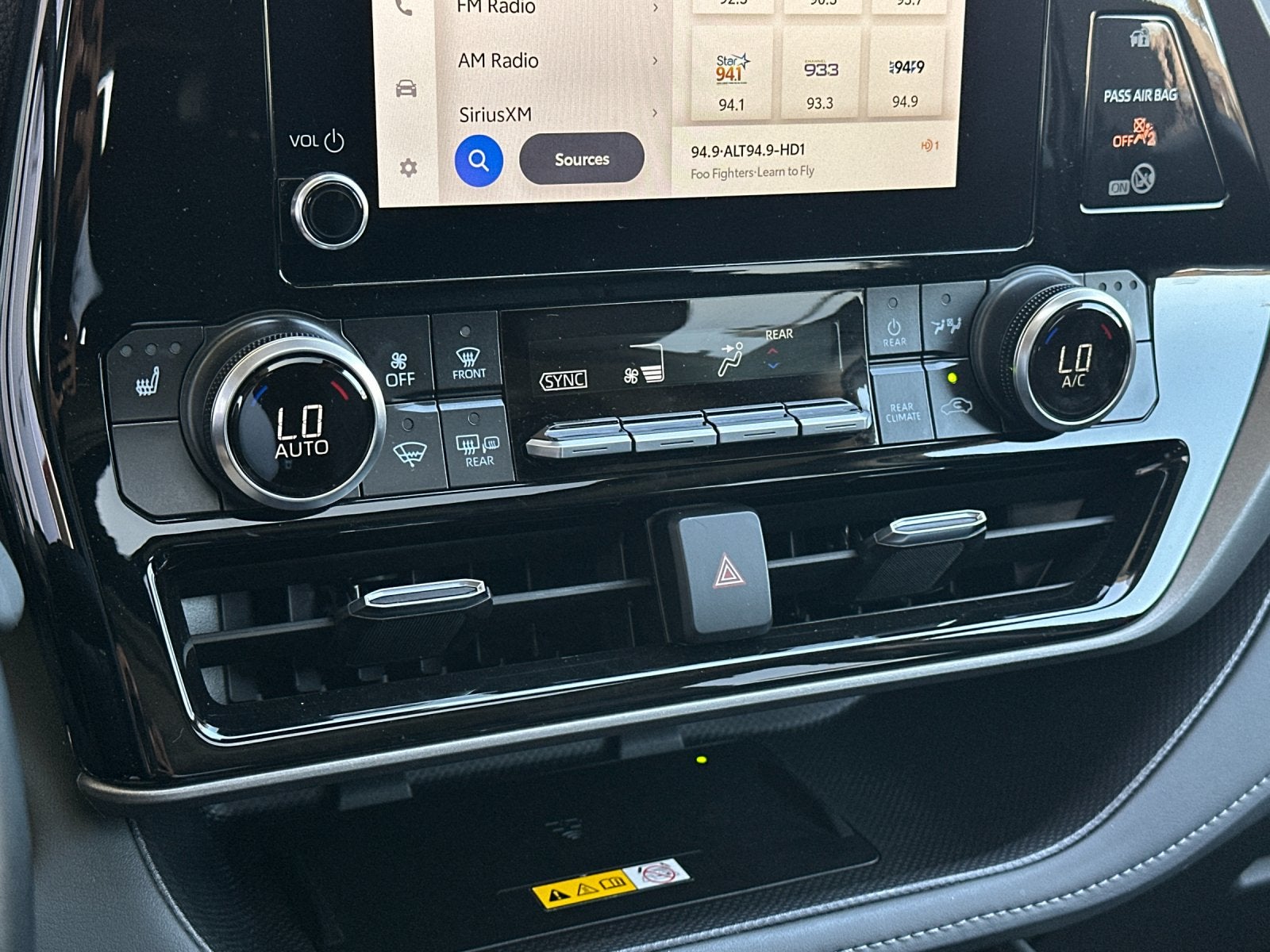 2025 Toyota Highlander Hybrid XLE