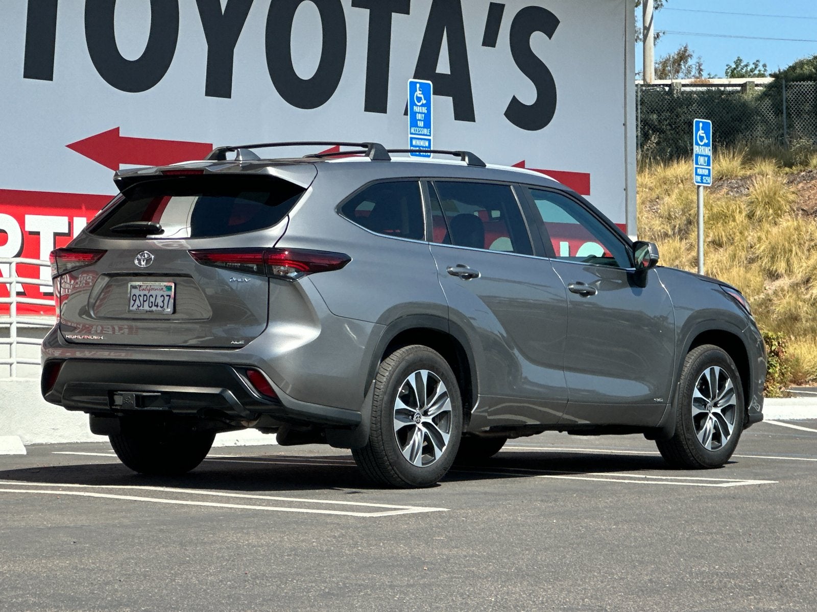 2025 Toyota Highlander Hybrid XLE