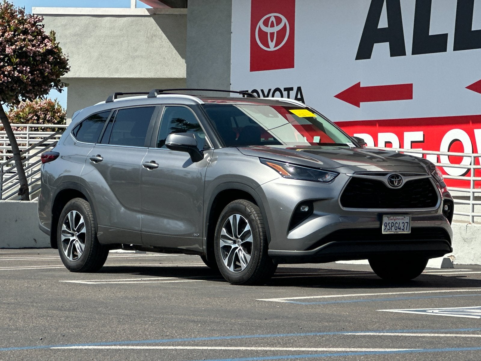 2025 Toyota Highlander Hybrid XLE